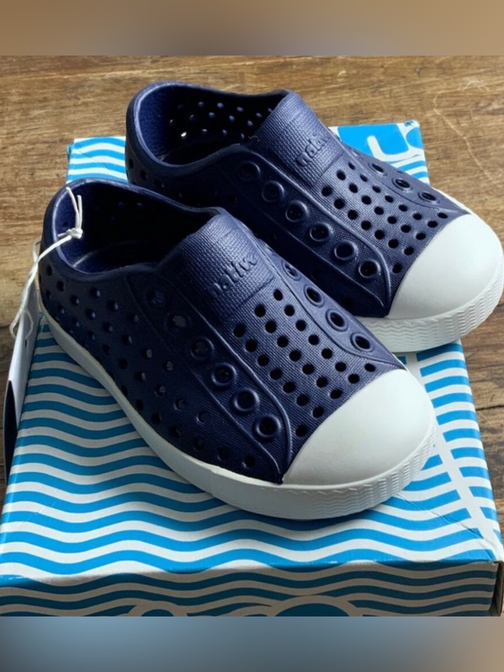 Native Jefferson‎ Boys size 5 NIB